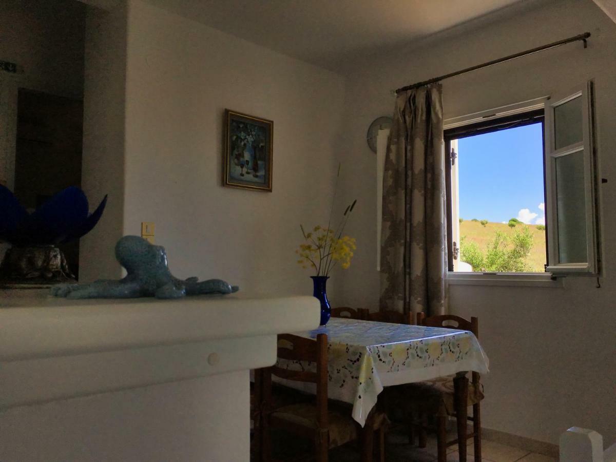 Anthoula'S Sea View Apartment Piso Livadi Luaran gambar